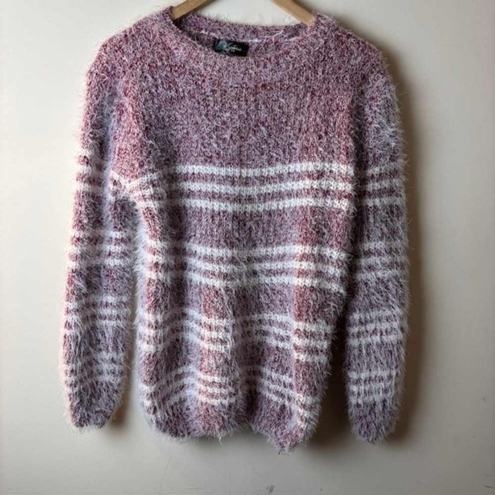 Womens One Size Victoria Fuzzy Knitted Pullover Sweater Burgundy Striped Classic